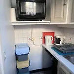 Le Bretonneau Ledru Rollin Apartment *