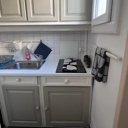 Le Bretonneau Ledru Rollin Apartment *