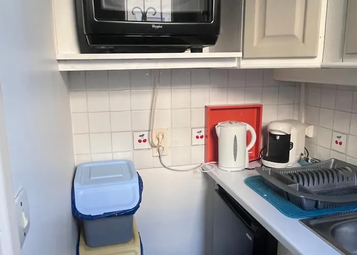 Le Bretonneau Ledru Rollin Apartment *